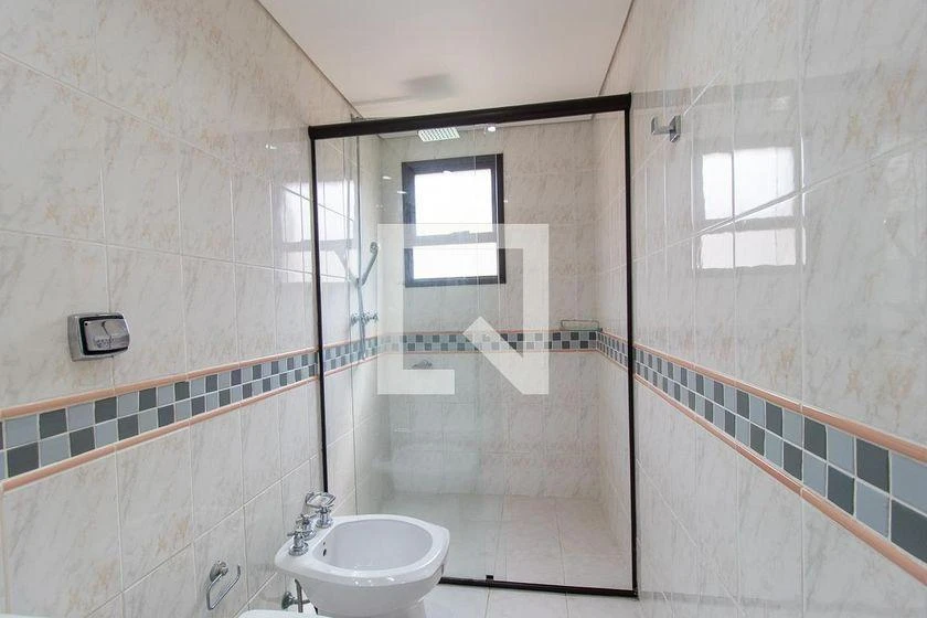 Bathtub in a 3-bedroom apartment, 176 m² — photo 2