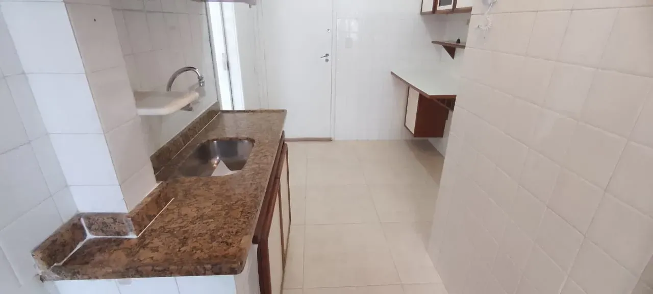 One-bedroom apartment with a mountain view in Rio de Janeiro — photo 11
