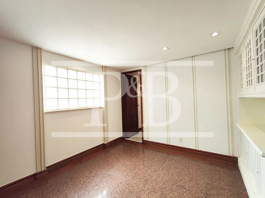 Apartamento com 4 dormitórios e closet tipo walk-in — photo 31