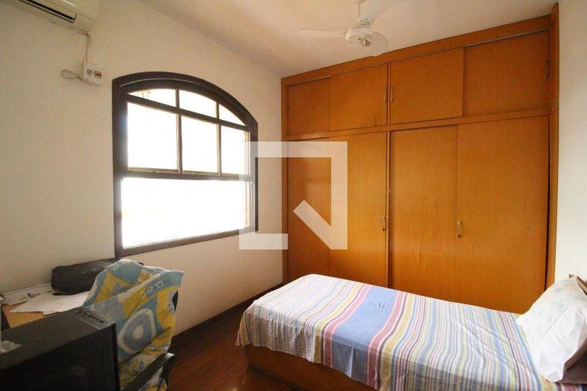 Rental house with 6 bedrooms and 3 en-suite, 599 m² — photo 48