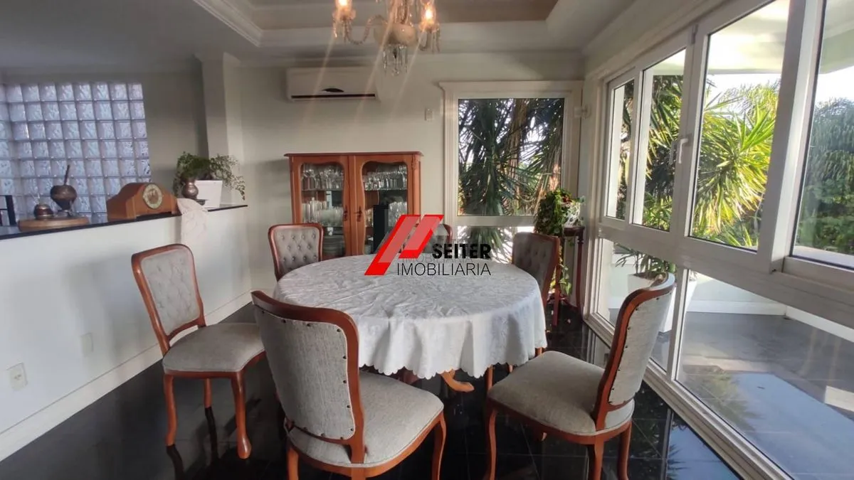 Rental house with 5 bedrooms and an open-plan kitchen — photo 14