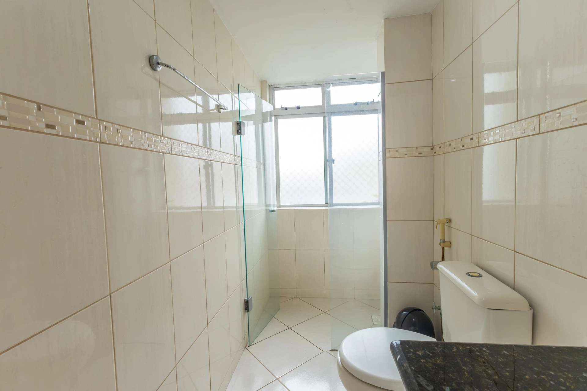 2-bedroom apartment with a washing machine in Curitiba — photo 12