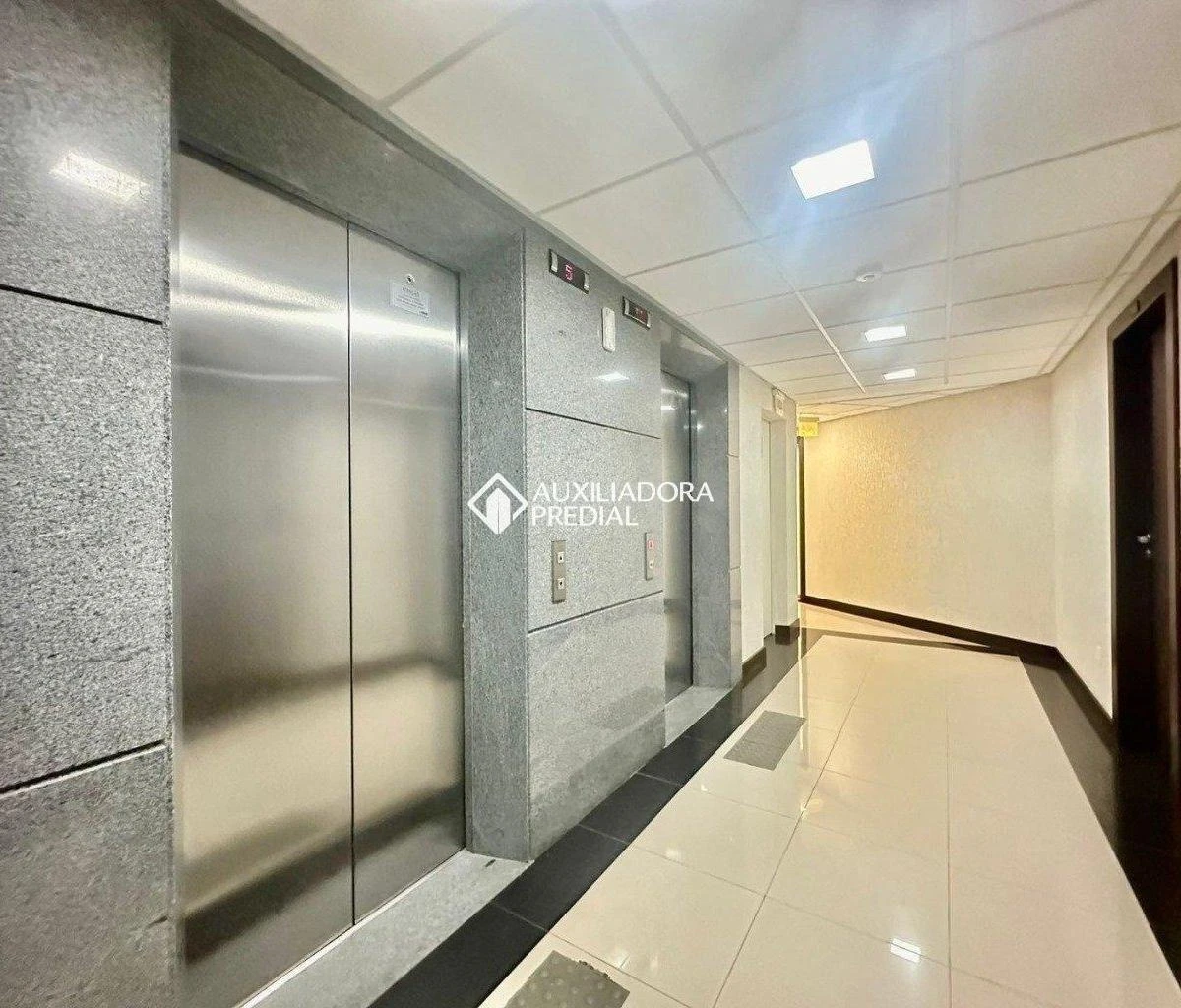 1-bedroom apartment with open-plan kitchen and 62 m² — photo 10