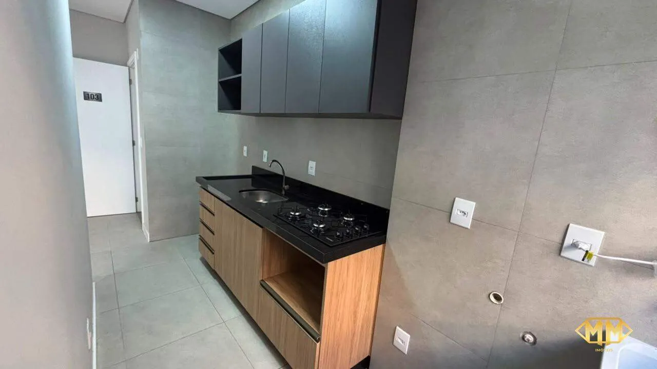 Apartamento de 2 dormitórios no 2º andar com cozinha aberta a gás