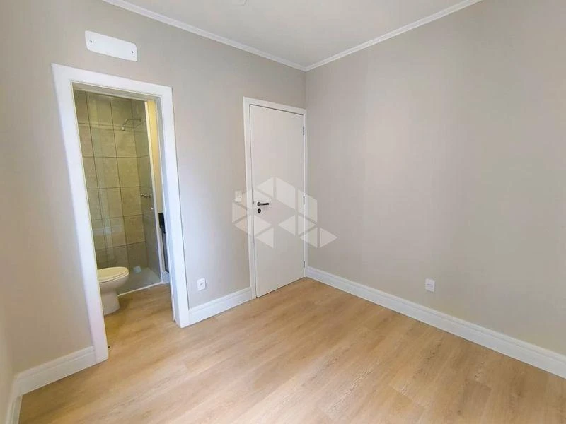 2-bedroom apartment with a water view — photo 23