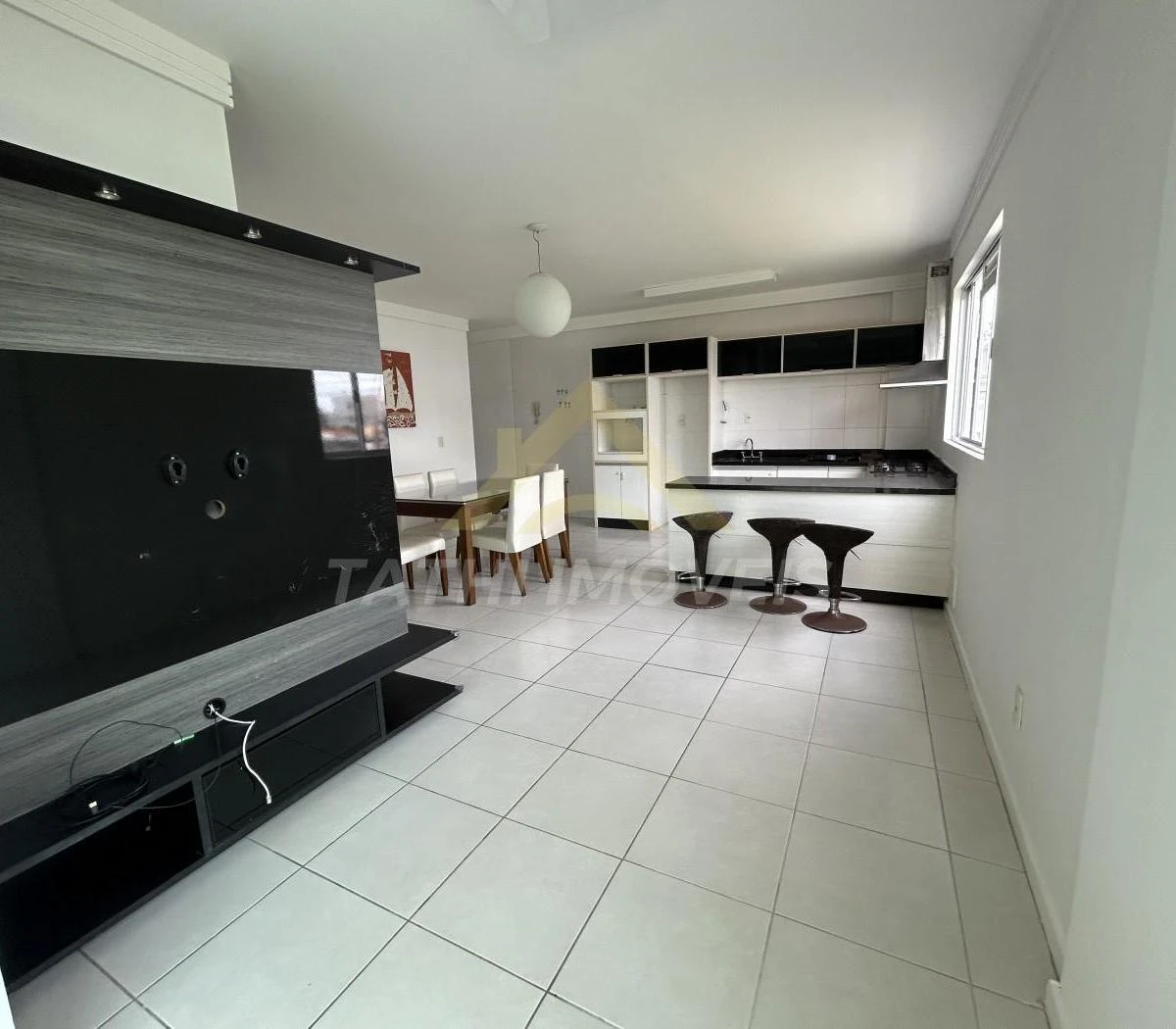 Furnished apartment, 86 m², with a grill on the balcony — photo 30