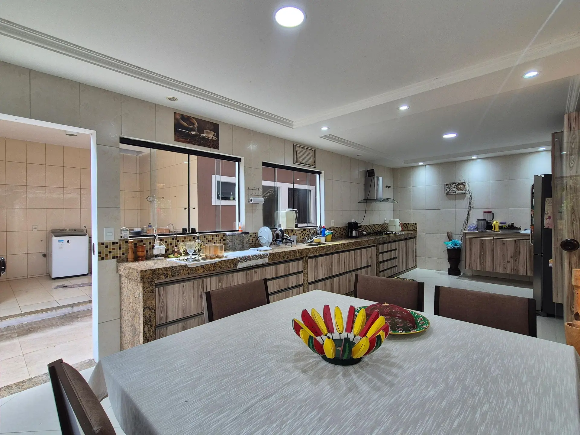 Jacuzzi in a 3-bedroom house, 400 m² — photo 2