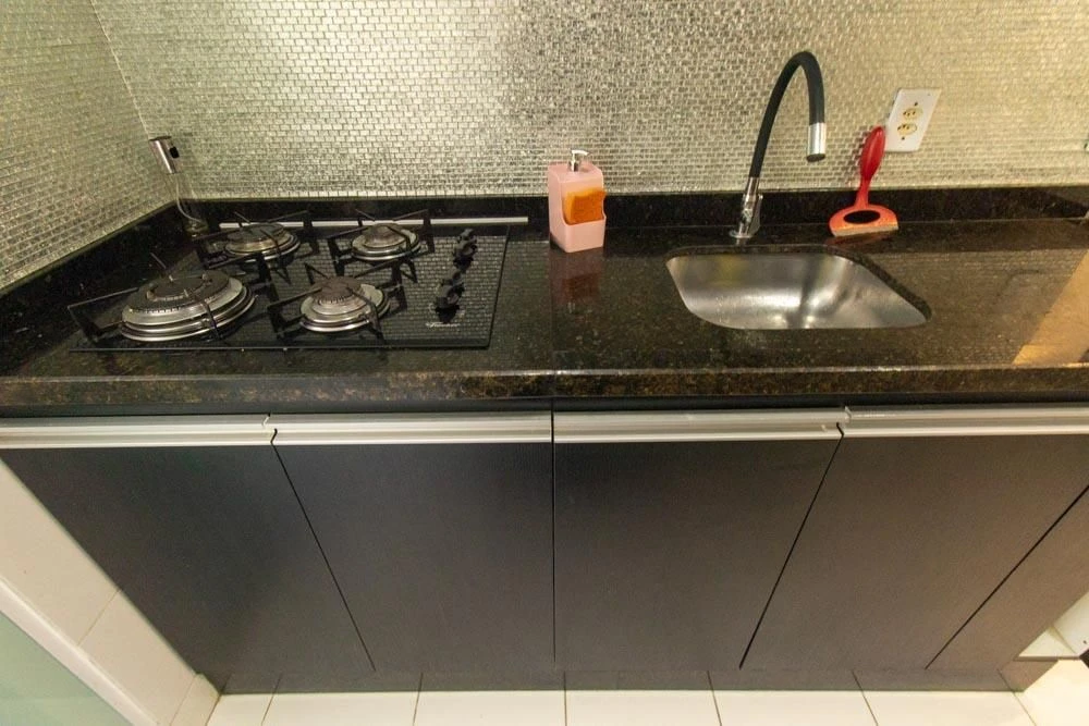 2-bedroom apartment in a building with a gym — photo 10