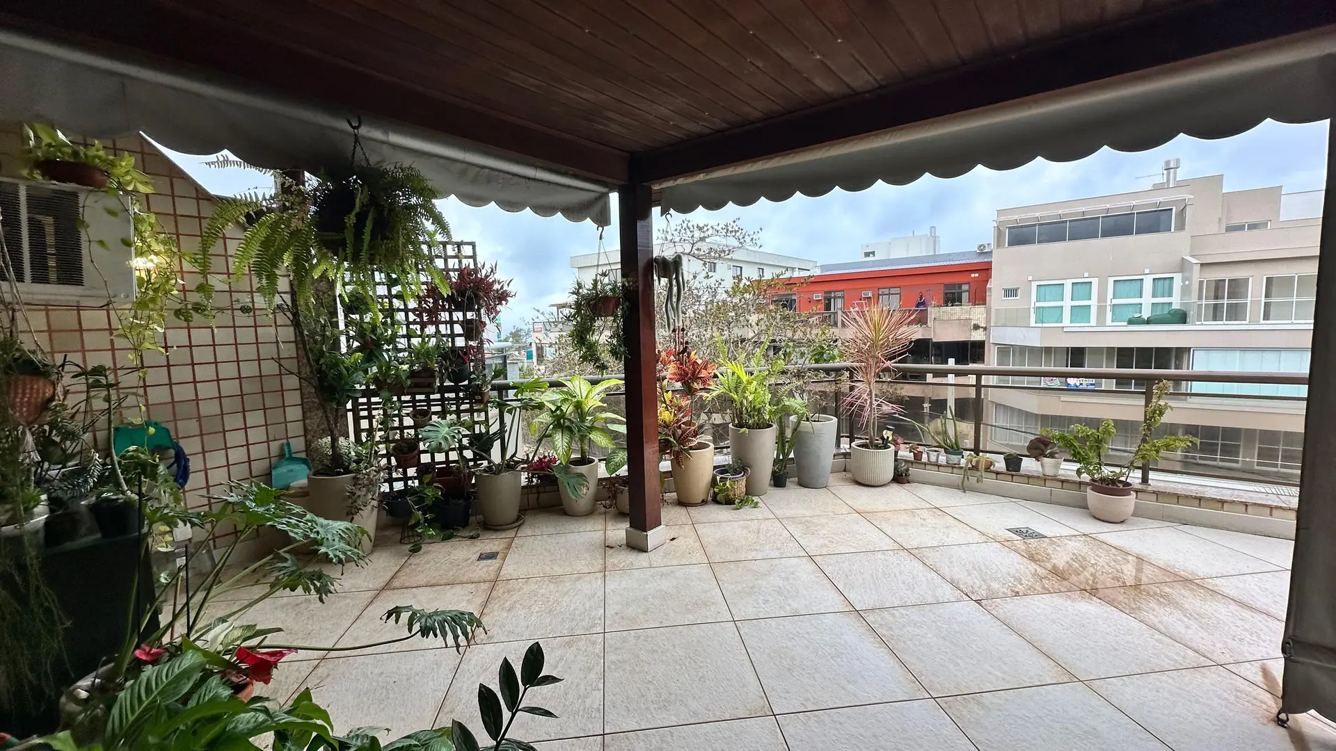 300 m² apartment with a washing machine and a dishwasher — photo 53