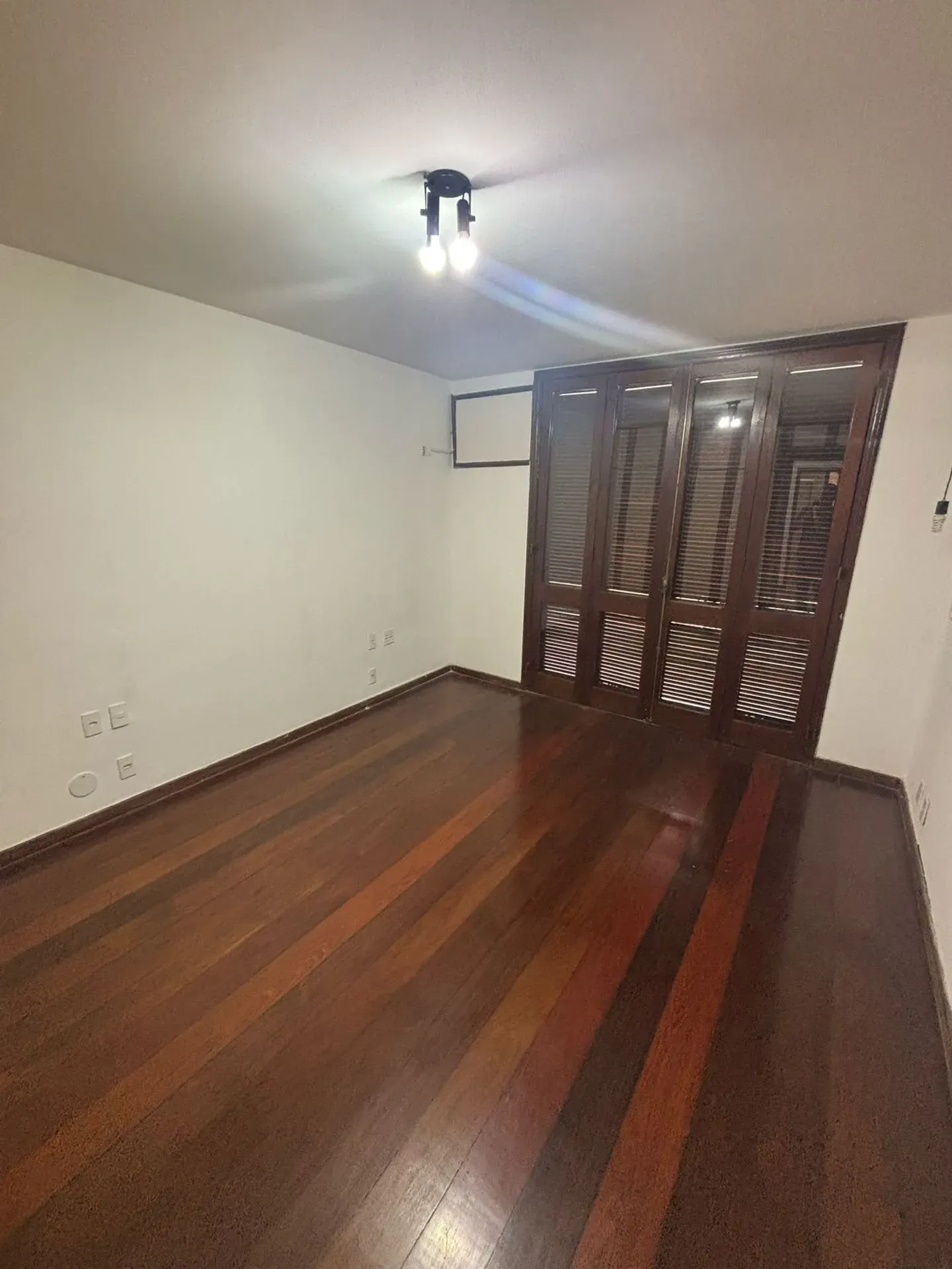 3-bedroom apartment with 5 bathrooms and a balcony — photo 9