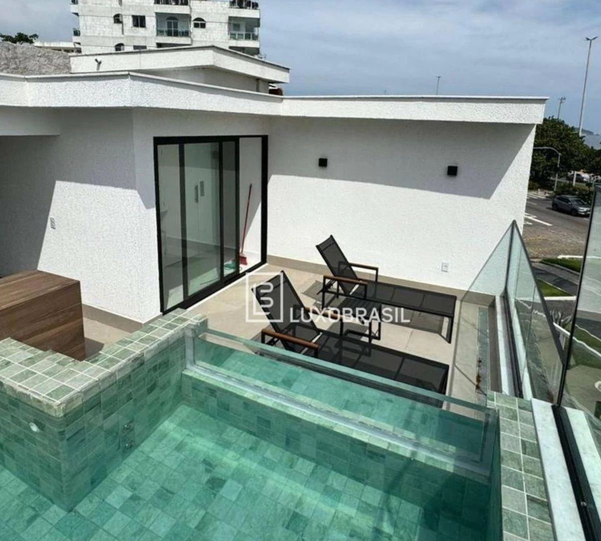Casa mobiliada com 5 suítes e 300 m² com 2 vagas — photo 4