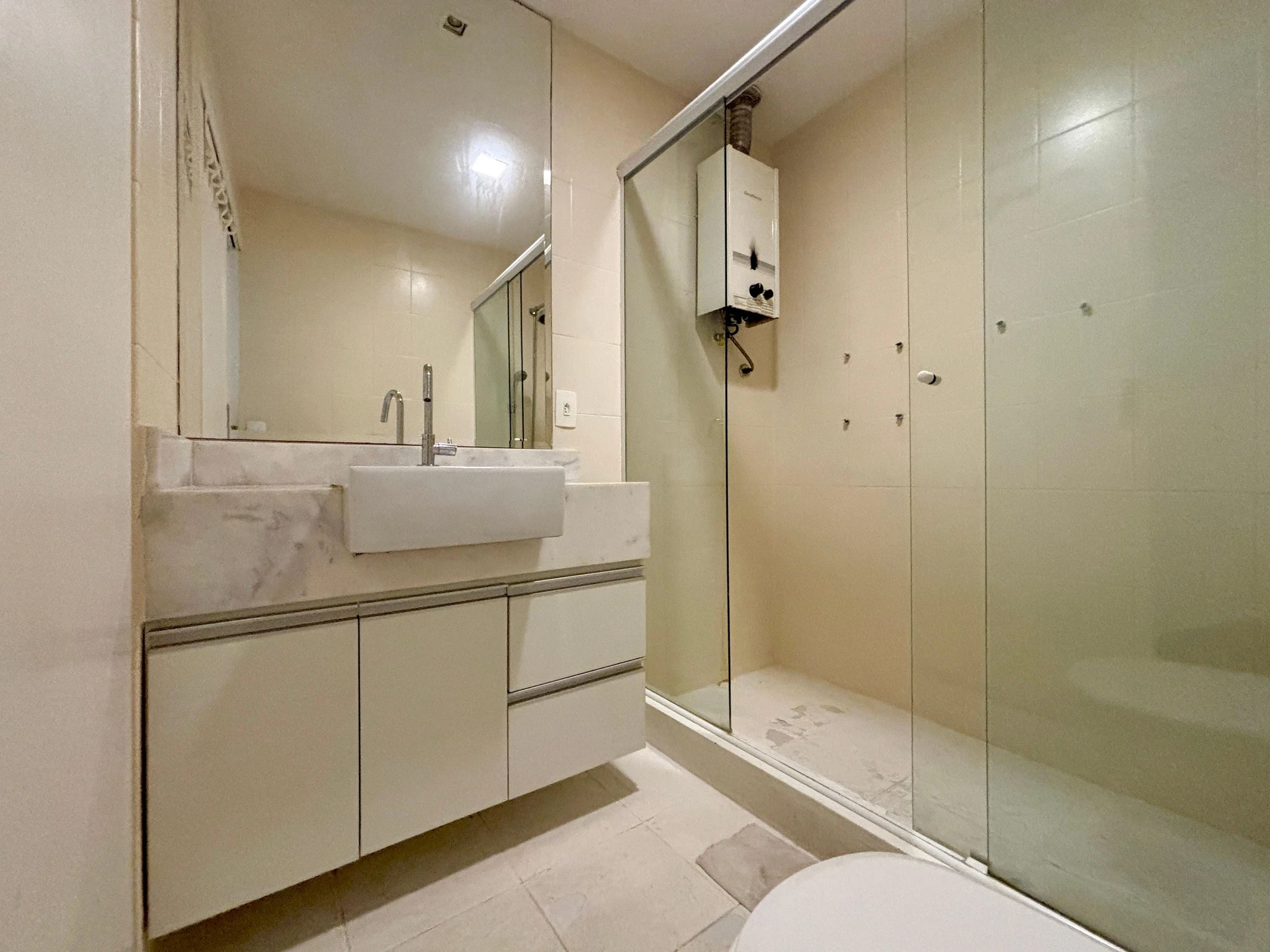 3-bedroom apartment with 2 bathrooms — photo 25