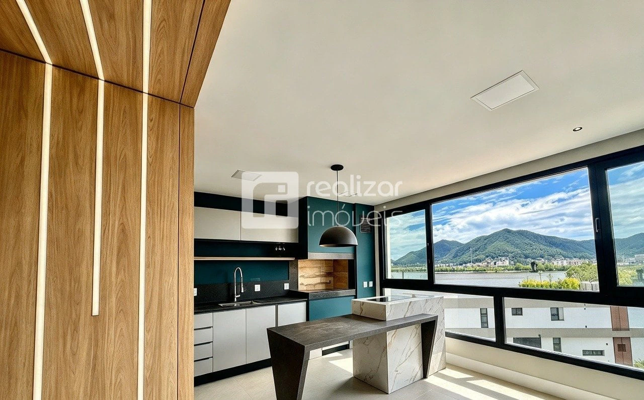 3-bedroom apartment with a grill on the balcony — photo 4