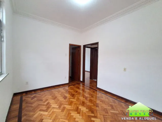 Wood or laminate floors in a 2-bedroom house, 80 m² — photo 6