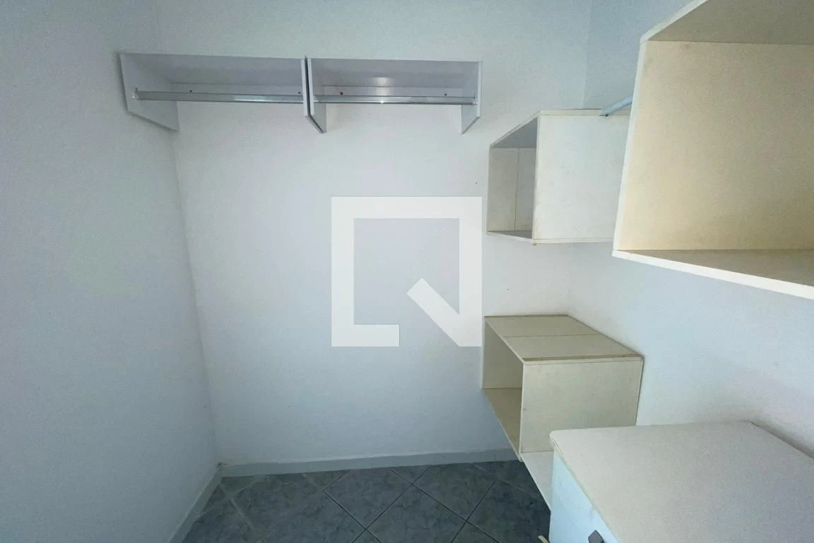 Casa para alugar com 4 quartos, varanda e quintal — photo 71