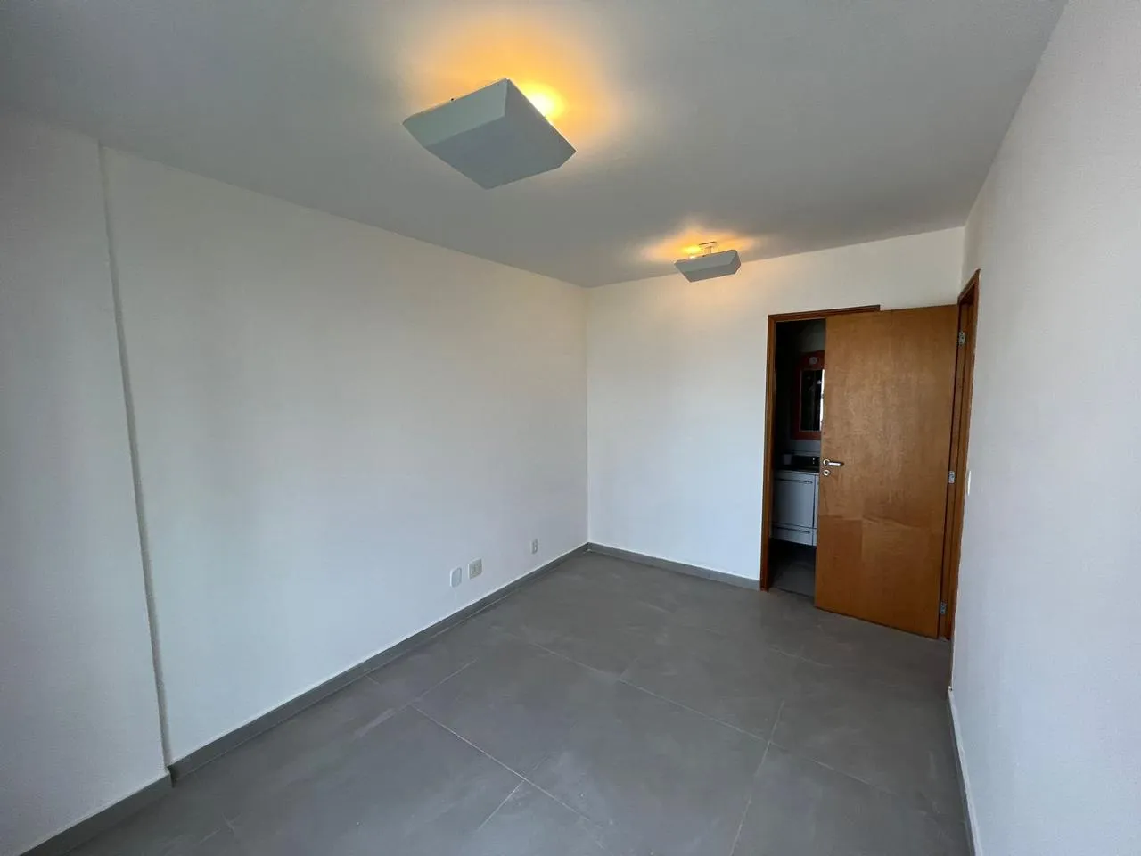 Furnished apartment with 2 bedrooms and 3 bathrooms — photo 19