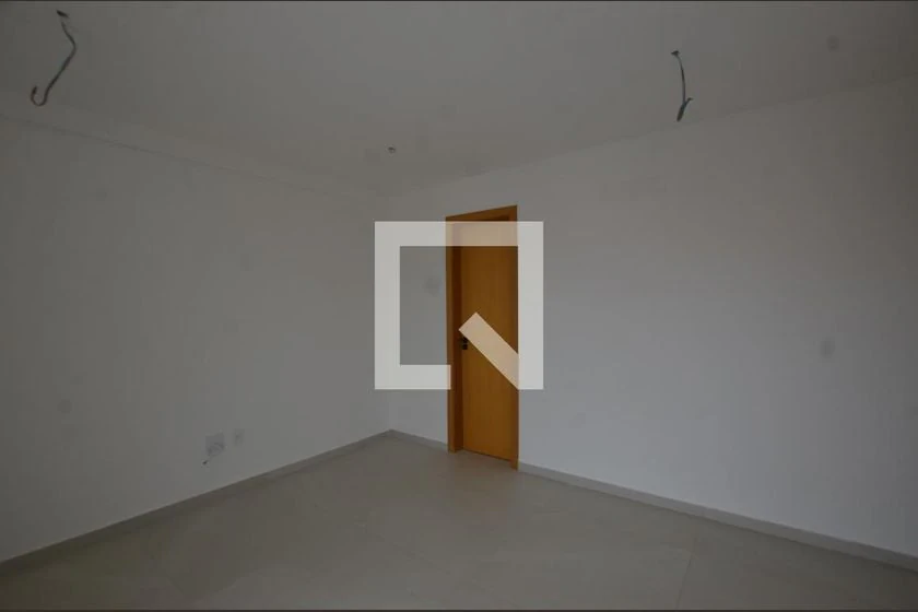 Apartamento de 3 quartos em condomínio com piscina — photo 7