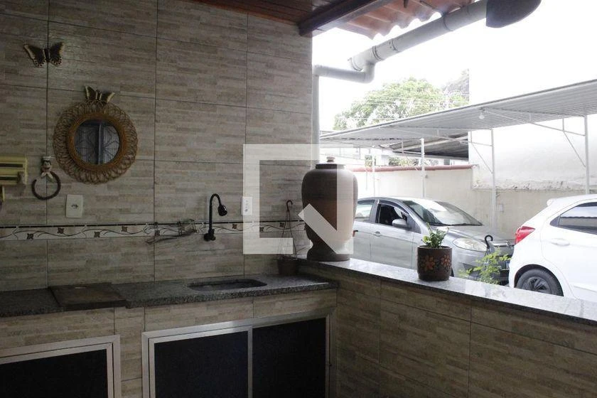 Furnished 225 m² house with 3 bedrooms and 8 parking spots — photo 43