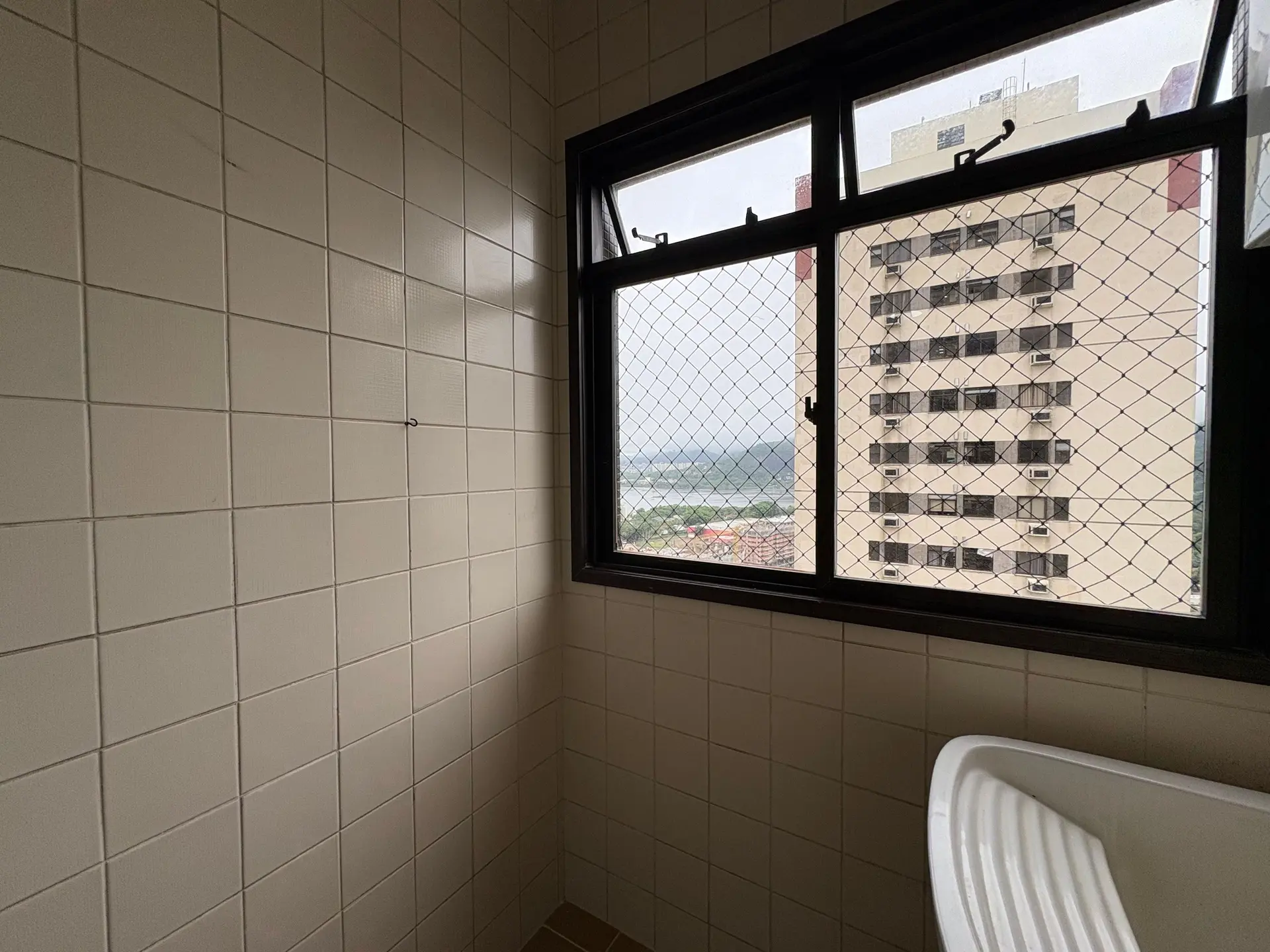 2-bedroom apartment with a glass-enclosed balcony — photo 32