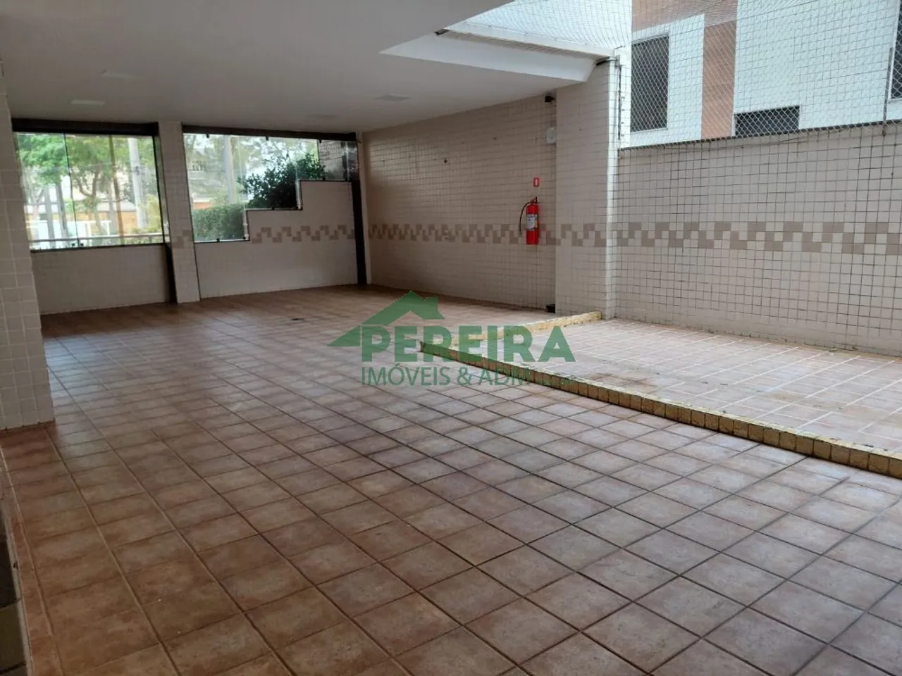 Furnished 3-bedroom apartment with a balcony — photo 10