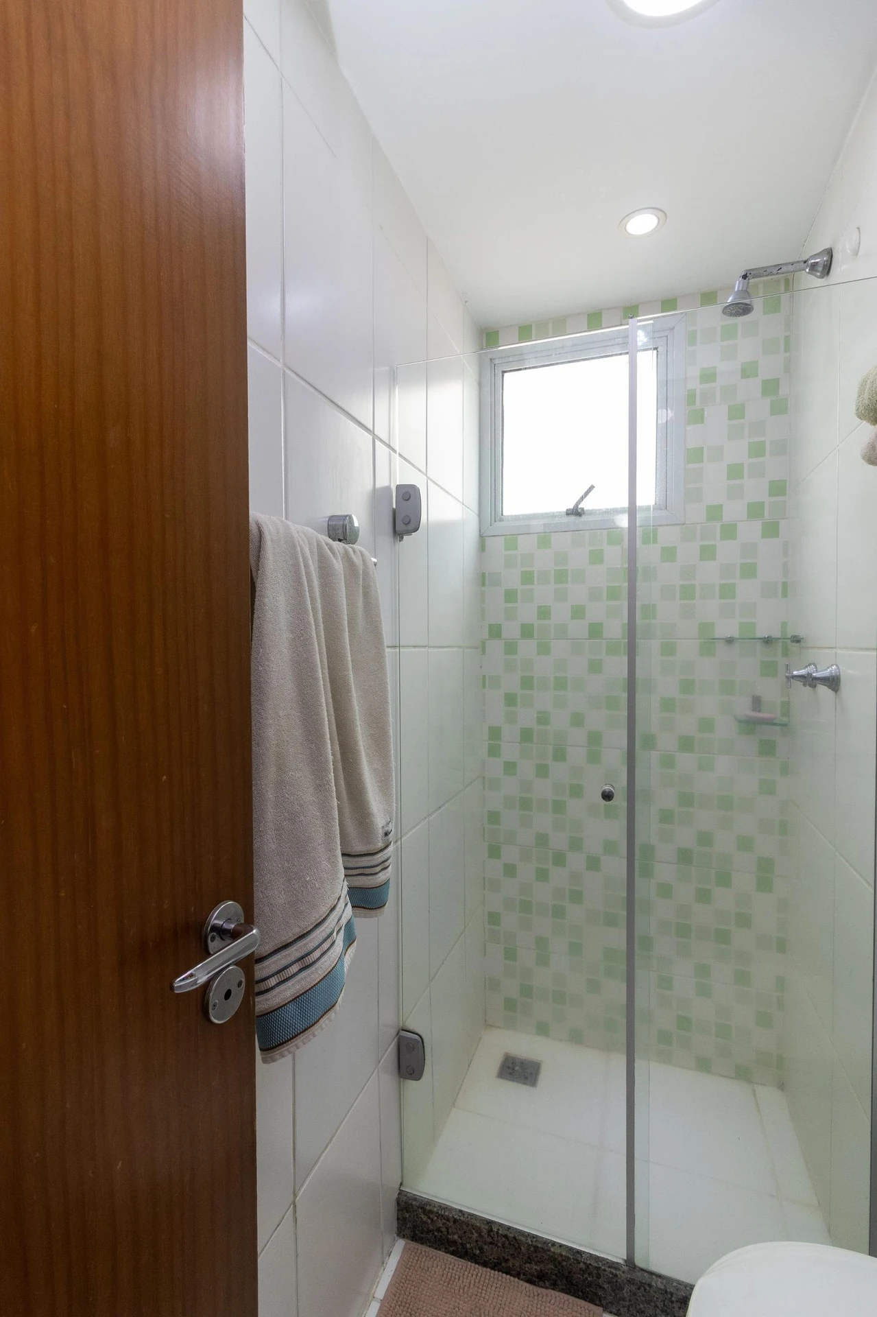 Furnished 2-bedroom apartment with balcony — photo 39