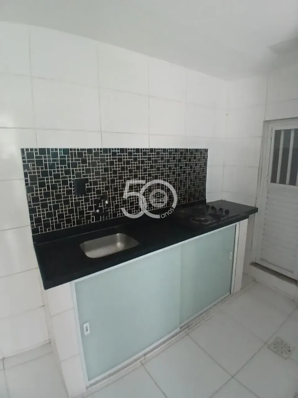 Apartment with 2 bedrooms, balcony and 1 bathroom — photo 19