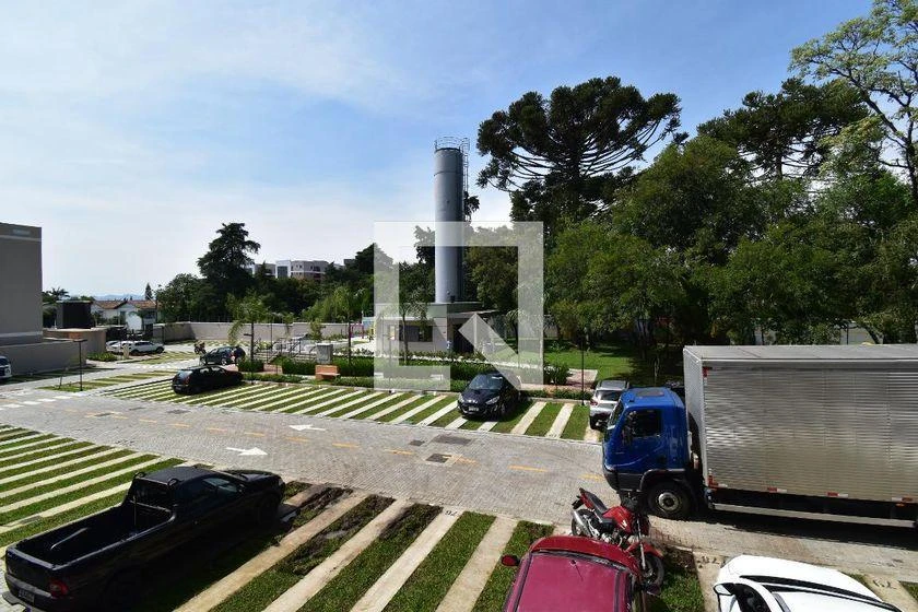 Balcony with a grill in a 2-bedroom apartment, 53 m² — photo 20