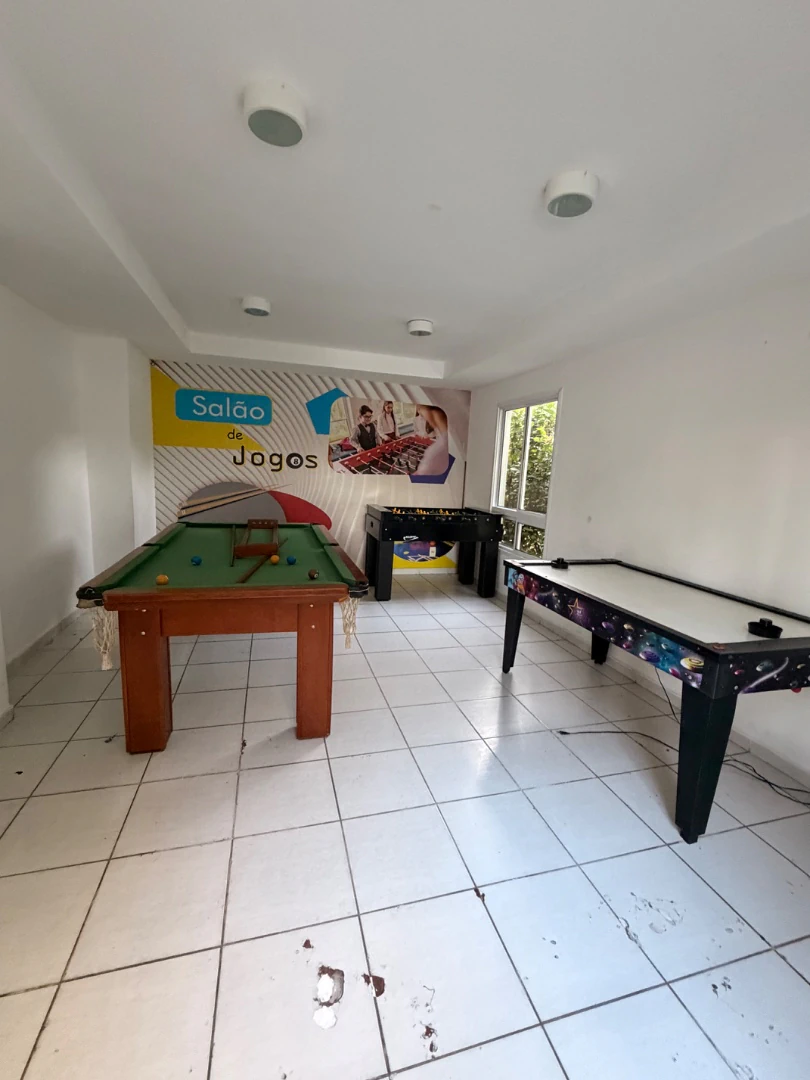 2-bedroom apartment with mountain and city view — photo 4