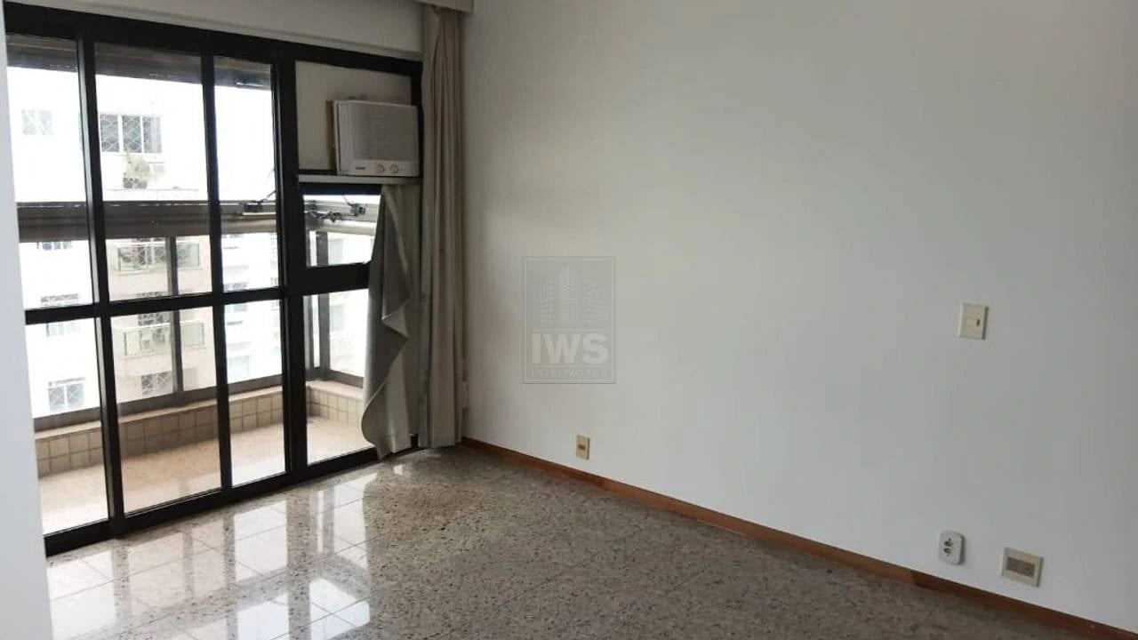 3-bedroom apartment in a building with a sauna — photo 22
