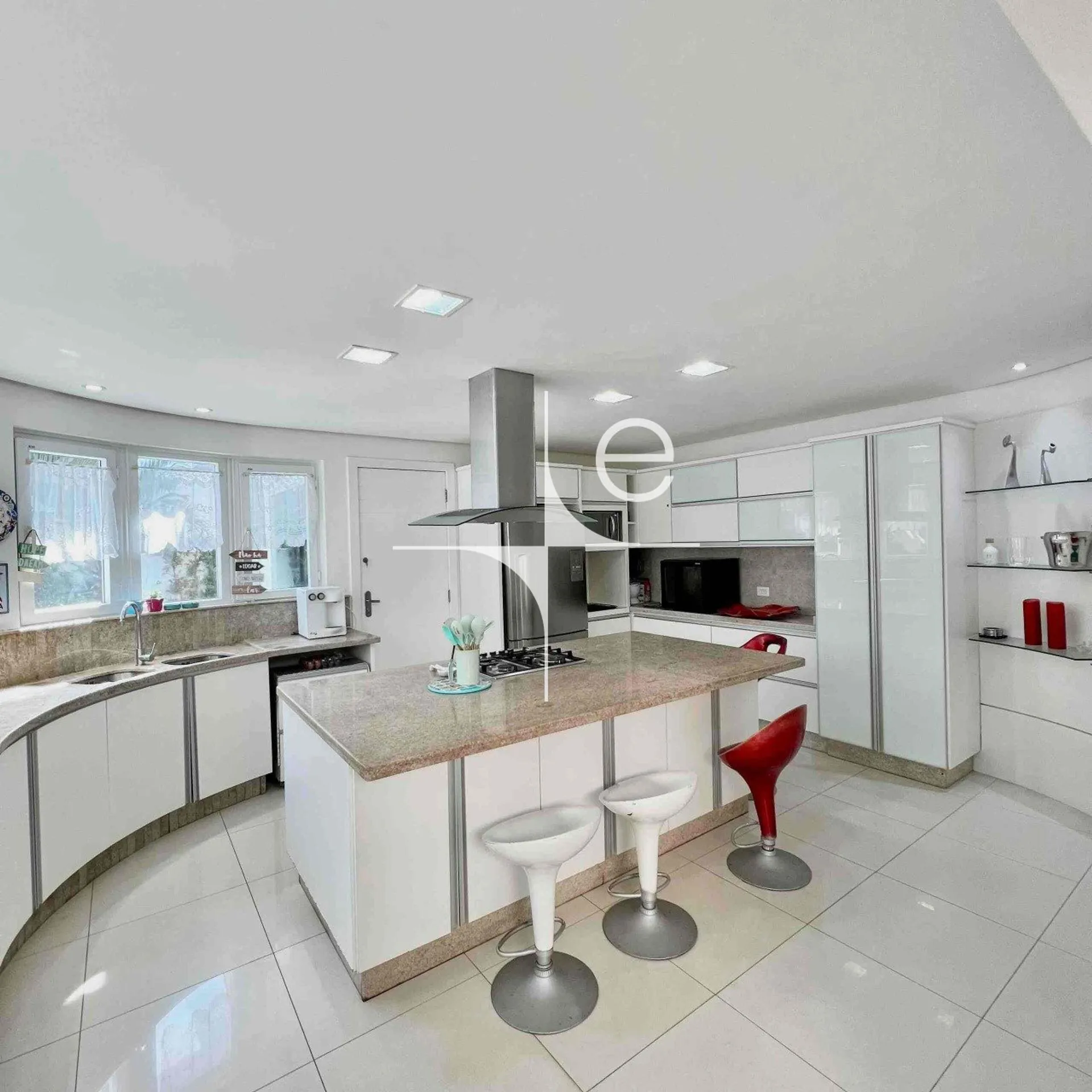 Furnished house with 7 bedrooms and a balcony BBQ — photo 8