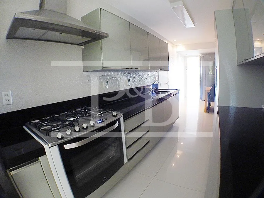 4-bedroom apartment with glassed-in balcony — photo 34