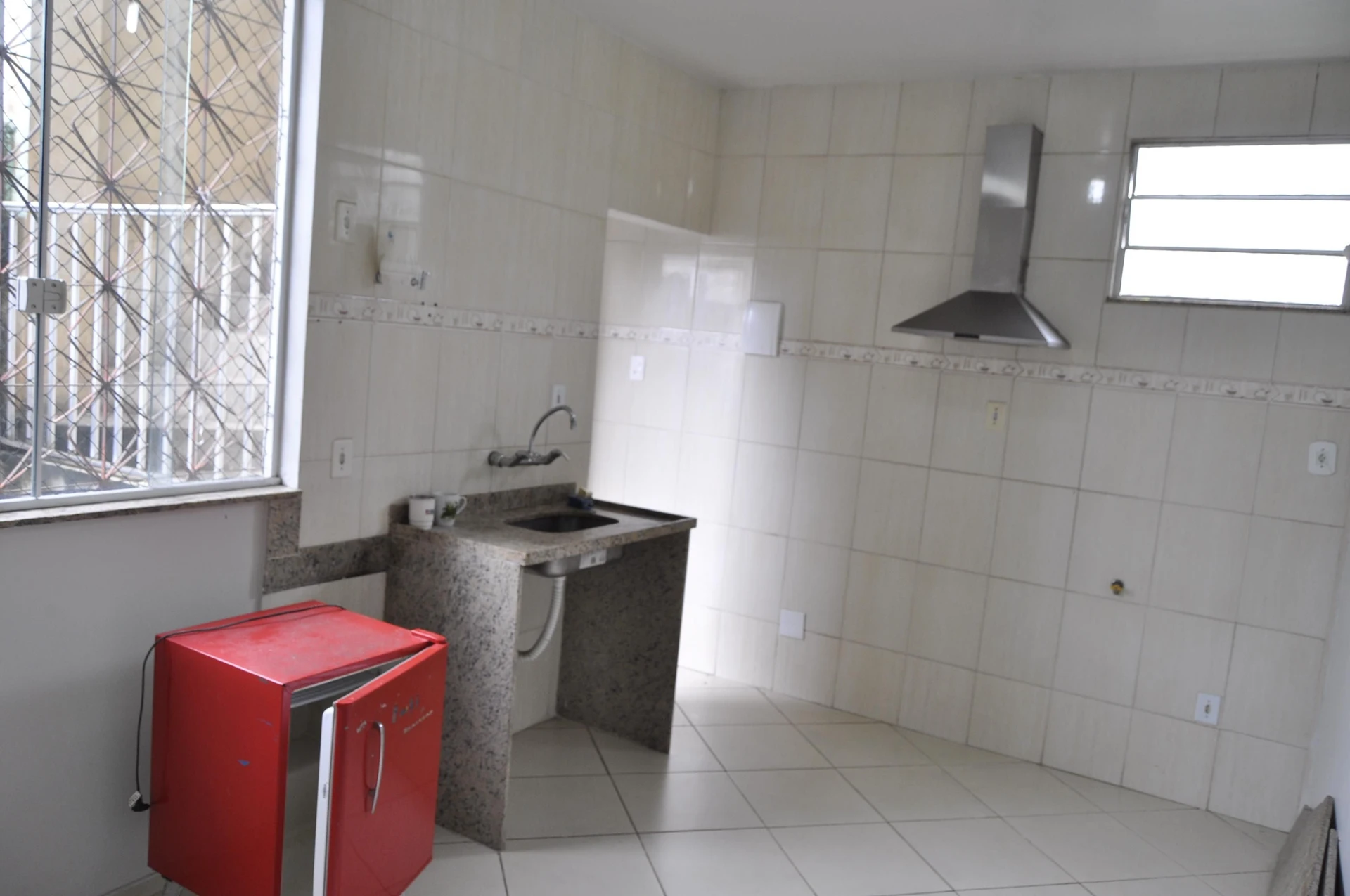 Casa para alugar com 2 quartos e 1 banheiro — photo 3