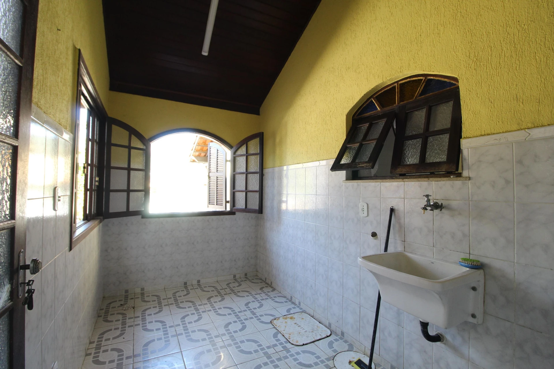 House with 2 bedrooms, private garden and balcony — photo 17