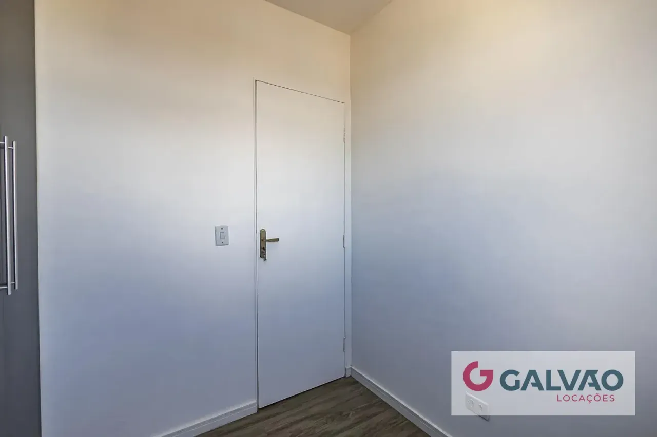 2-bedroom apartment with 1 parking space in gated community — photo 18