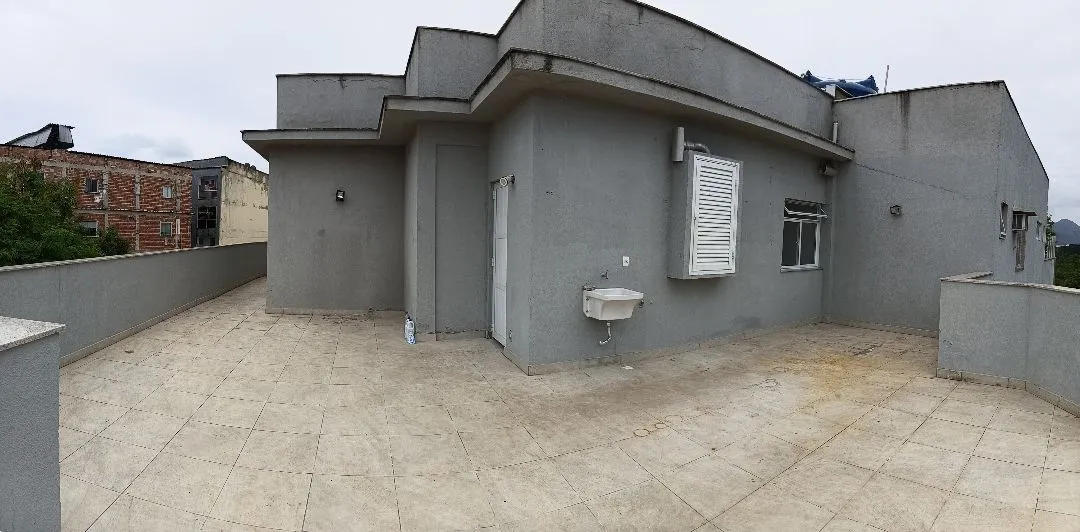 2-bedroom apartment in a building with a gym — photo 12