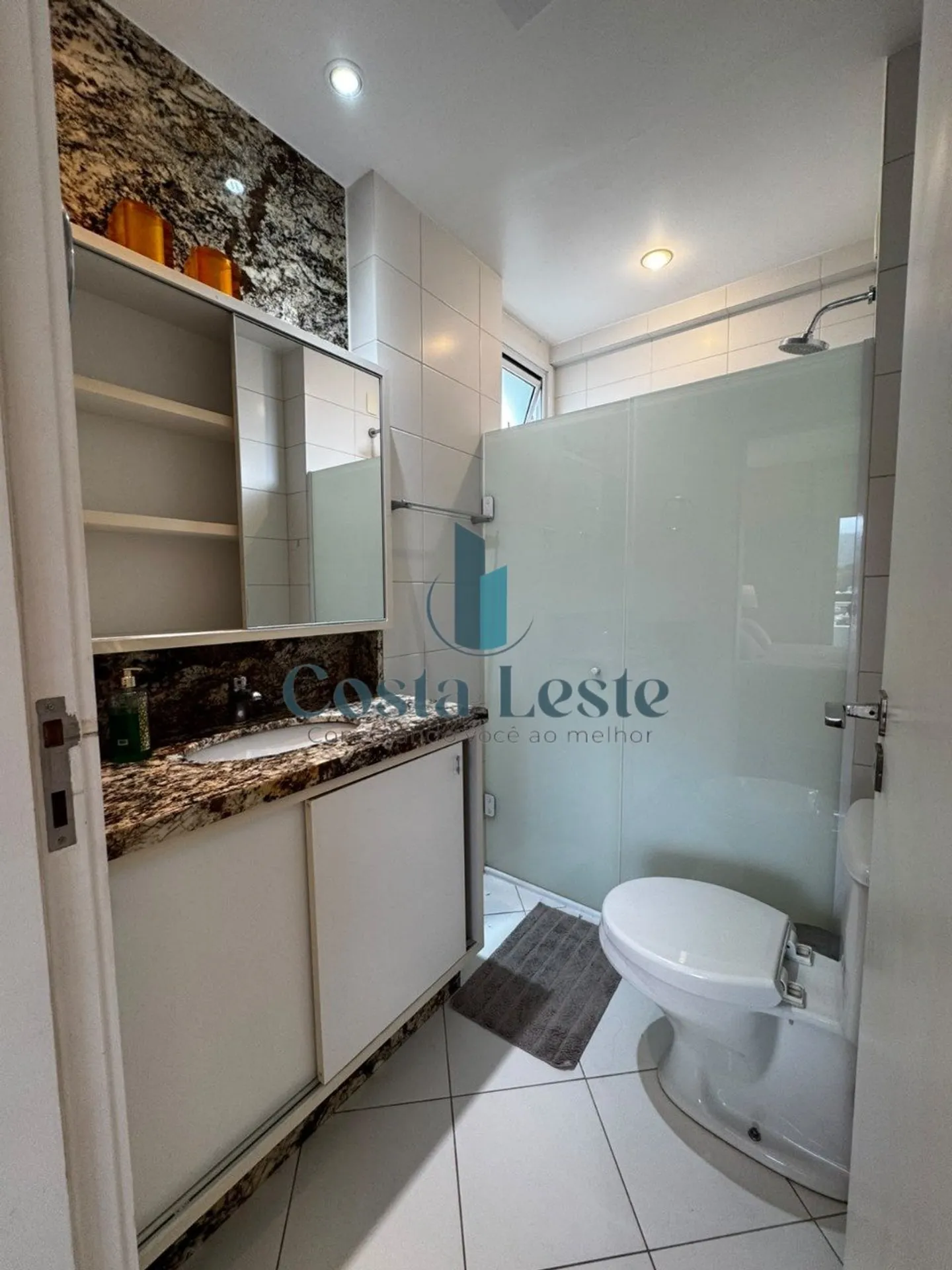 2-bedroom apartment in a building with a sauna — photo 40