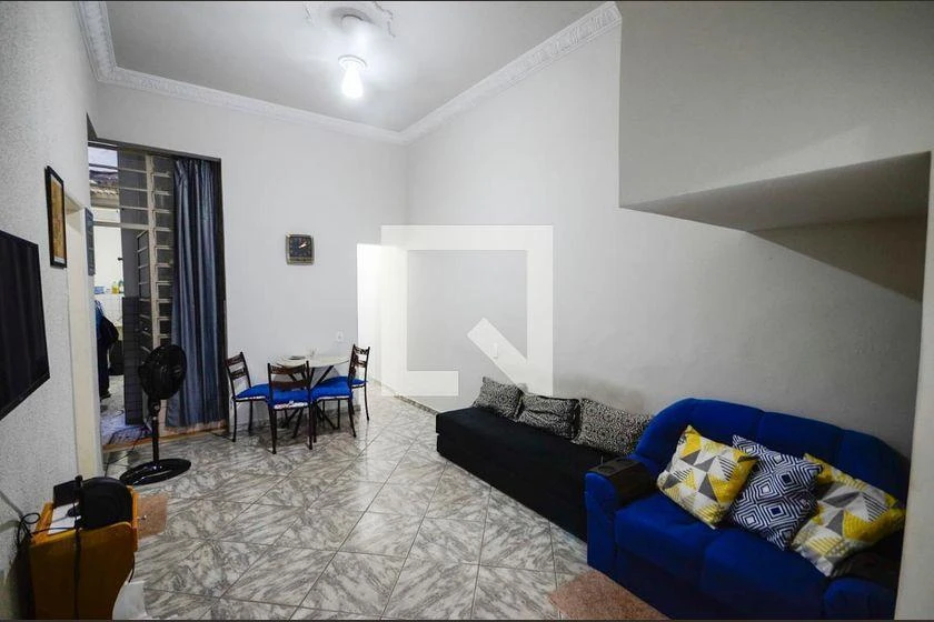 Furnished house with 2 bedrooms and 1 bathroom