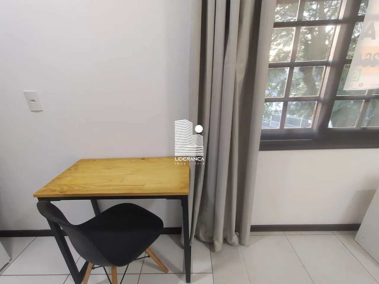 Furnished 15 m² studio with 1 bedroom and 1 bathroom — photo 3