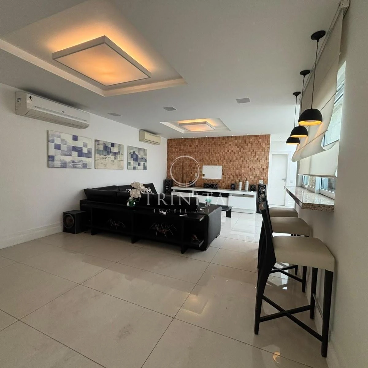Furnished apartment with 4 en-suite bedrooms and balcony — photo 36