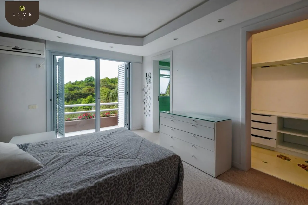 House with 4 bedrooms and mountain view — photo 19