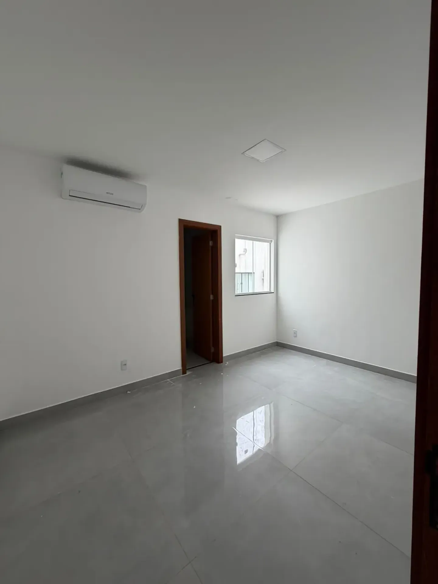House, 300 m², with a walk-in closet — photo 5