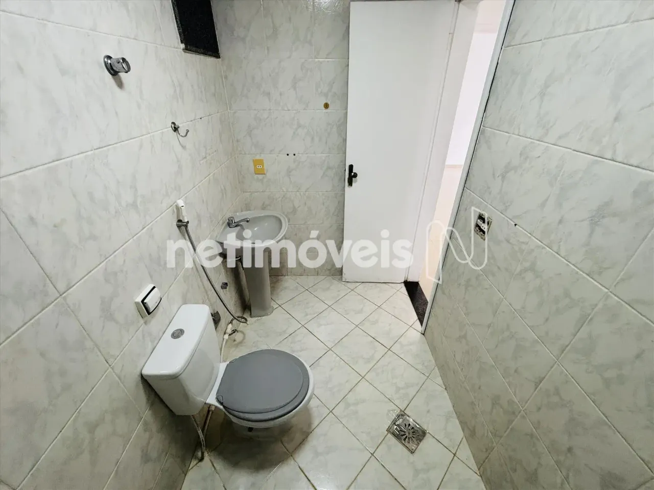 Apartamento com 2 quartos, cozinha separada e 1 banheiro — photo 6