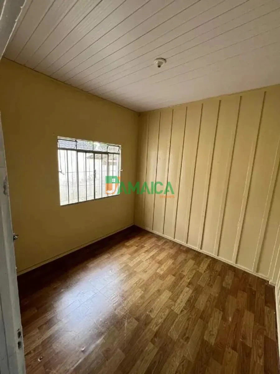 Casa, 80 m², com piso de madeira ou laminado — photo 12