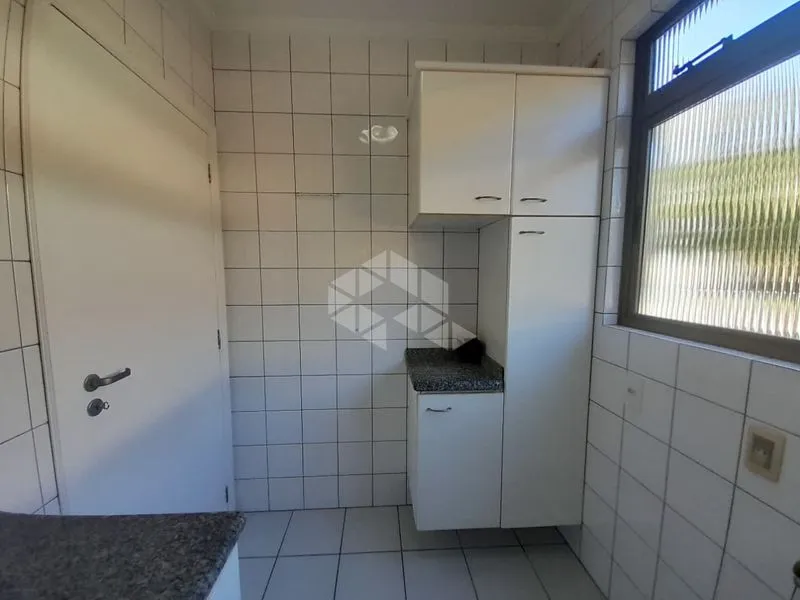 Glass-enclosed balcony in a 2-bedroom apartment, 72 m² — photo 21
