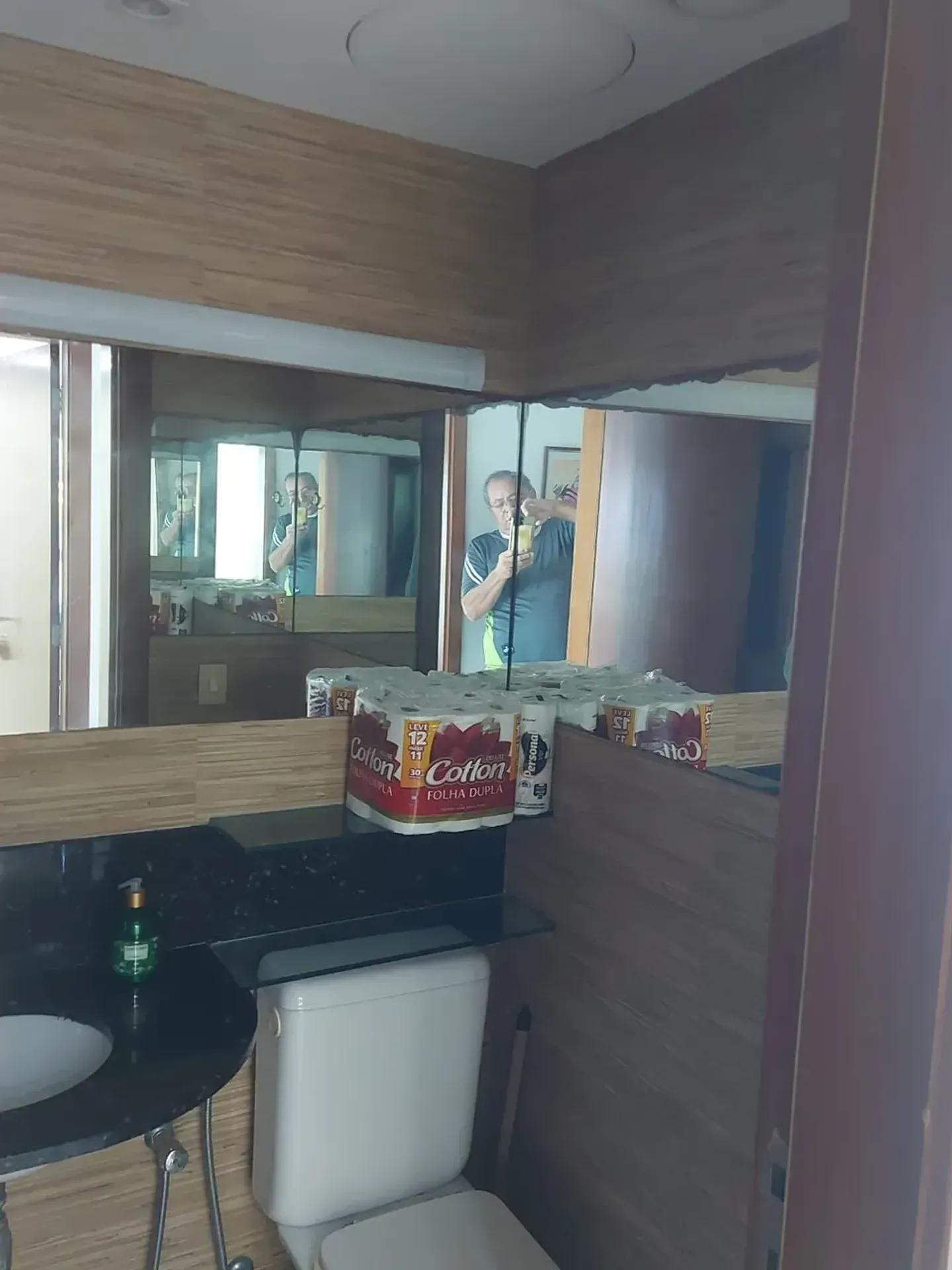2-bedroom apartment with water view through the windows — photo 21