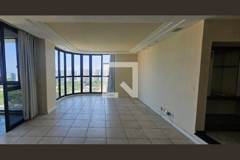 200 m² apartment with 3 en-suite bedrooms and balcony — photo 6