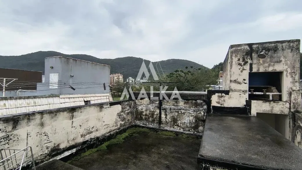 180 m² house with a mountain view and a home office — photo 14