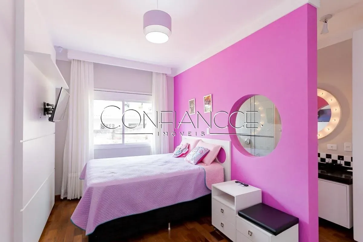 House with 4 en-suite bedrooms and 6 parking spaces — photo 28