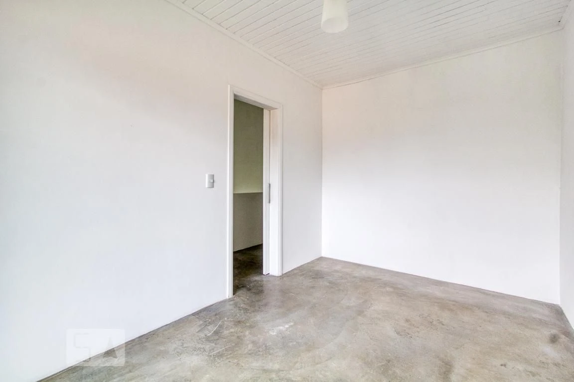 House with 3 bedrooms and 4 bathrooms with a closed kitchen — photo 45