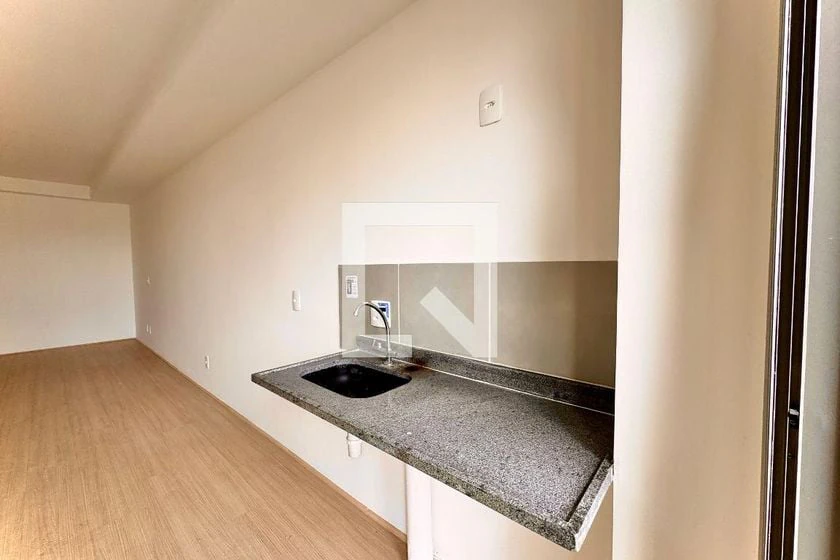 Balcony with a grill in a one-bedroom apartment, 33 m² — photo 20